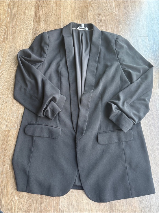 Eden Ruth Jackets & Blazers - Women’s Black Open Front Blazer